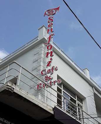 Senfoni Cafe & Bistro