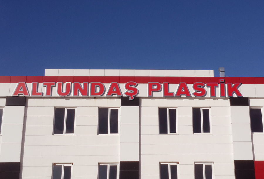 Altunda Plastik 304 Krom Kutu Harf