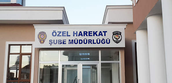 Aksu le Emniyet Mdrl / Kompozit Oyma Plexi Harf