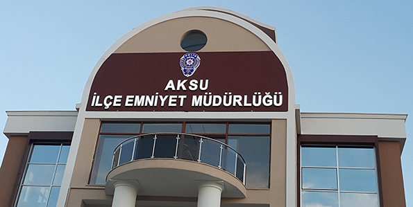 Aksu le Emniyet Mdrl / Fileli Krom Kutu Harf ten Led Aydnlatmal